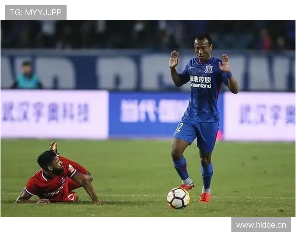 阿兹蒙进攻创造力爆发，球队表现稳健迎来关键胜利