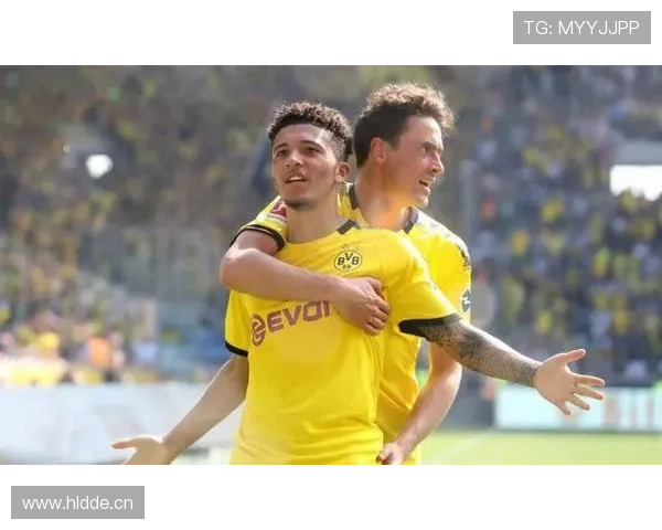 德甲各队夏窗转会操作分析:引援策略与阵容竞争力走势 德甲各队夏窗转会操作分析:引援策略与阵容竞争力走势